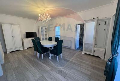 Apartament cu 3 camere decomandat în Ultracentral