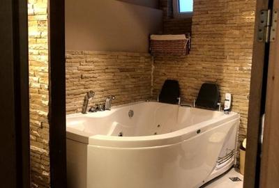 Ofer inchiriere ap 3 cam, ultracentral, mobilat si utilat modern, 500 euro Ofer inchiriere ap 3 cam, ultracentral, mobilat si utilat modern, 500 euro - 9