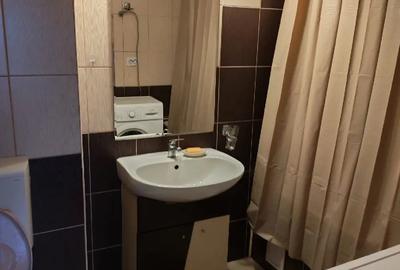 Inchiriez garsoniera - 2