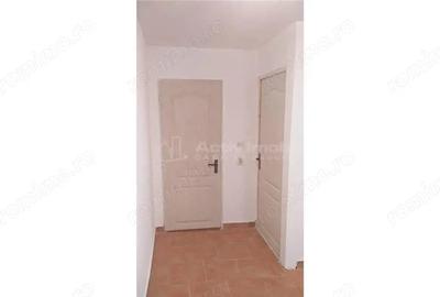 Casă cu Canalizare în 13 Septembrie - 3