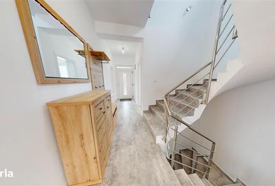 Casă cu 5 camere cu Teren 536 Mp în Central