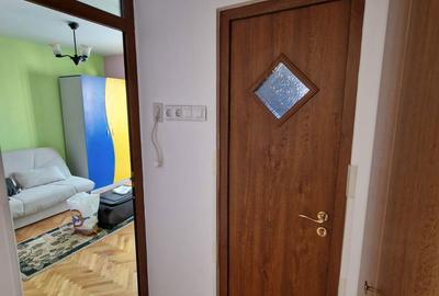 Apartament cu 3 camere decomandat în Valea Aurie - 3