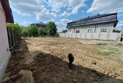 Teren intravilan de 445 mp, în Central - 3