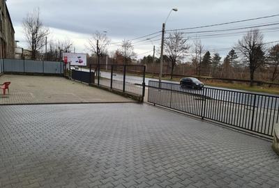 Spațiu comercial, de 800 mp, în Central - 4