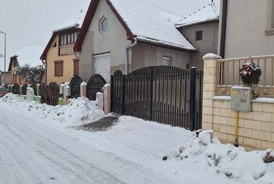 Casă cu 4 camere cu Teren 800 Mp în Ciugud