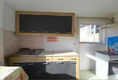 Casă cu 4 camere cu Canalizare în Central - 3