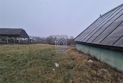 Teren 2300 mp cu casa batraneasca Liteni, Moara - central - 1