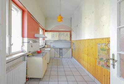 Apartament cu 4 camere semidecomandat în Central - 25