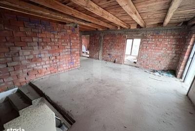 Casă cu Teren 3730 Mp în Stremț - 15