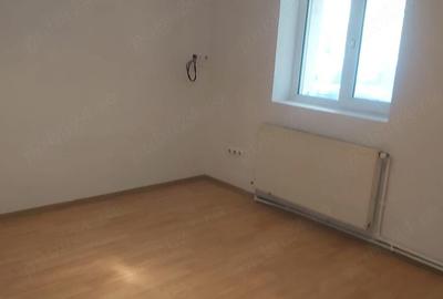 Casă cu 3 camere cu Teren 253 Mp în Industriilor - 3