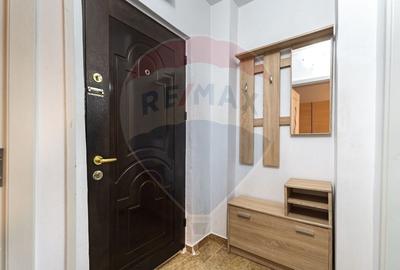 Apartament cu 1 camere decomandat, mobilat în Tractorul - 8