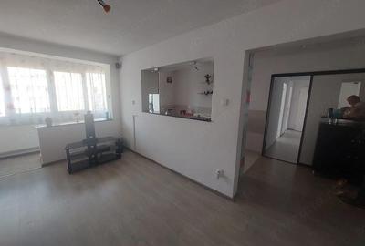 Apartament cu 3 camere decomandat în Bălcescu - 2