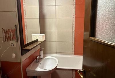 Apartament cu 3 camere decomandat în Piața Centrală - 11