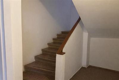 Birou, de 450 mp, în Tractorul - 10