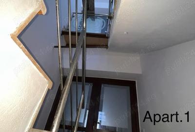 Apartament cu 3 camere semidecomandat în Central - 1