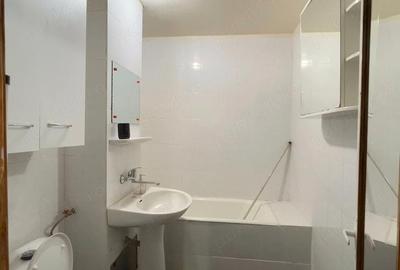 Apartament cu 3 camere decomandat în Mureșeni