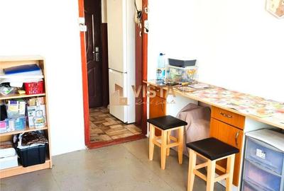 Apartament cu 2 camere, mobilat în Tractorul - 1