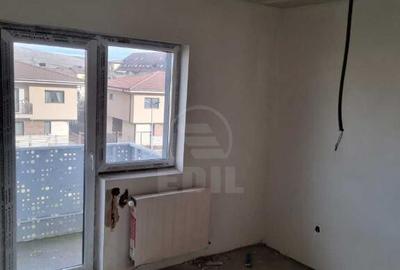 Casă cu 4 camere cu Teren 300 Mp în Florești