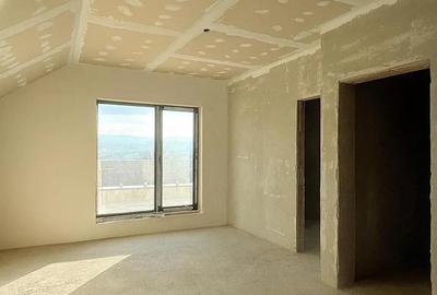 Casă cu 7 camere în Est - 3