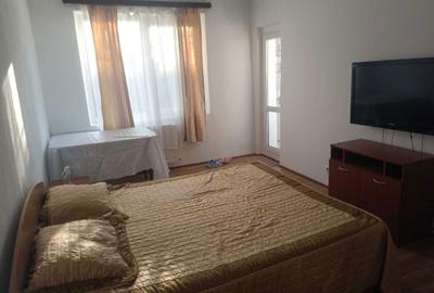 Apartament cu 3 camere decomandat în Crângași - 2
