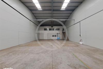 Spațiu comercial, de 300 mp, în Luna - 8