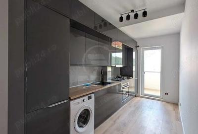 Apartament cu 3 camere semidecomandat în Central - 1