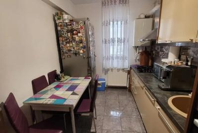 Apartament cu 2 camere decomandat în Apărătorii Patriei - 3