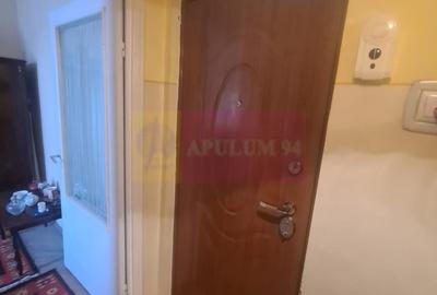 Apartament cu 3 camere de vanzare in Campina - Zona Scoala Centrala - 1