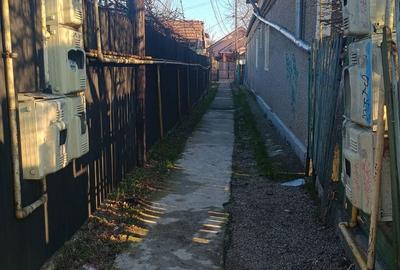 Casă cu 3 camere cu Teren 104 Mp în 23 August - 2