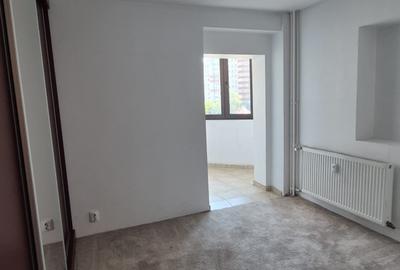 Apartament cu 3 camere decomandat în 1 Mai - 18