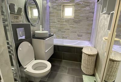 Apartament cu 3 camere decomandat în Rogerius