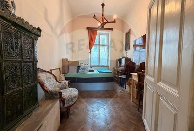 Apartament cu 3 camere semidecomandat în Central - 6