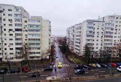 Garsonieră decomandată, mobilată în 1 Mai - 1