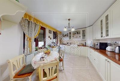 Casa individuala, cu 5 camere, 210 mp utili + teren de 450 mp-V. Aurie - 12