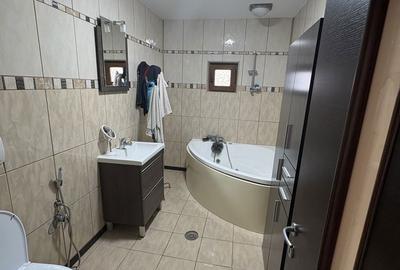 Casă cu 4 camere cu Teren 1000 Mp în Central - 5