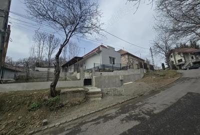 Vand casa in Reghin, intr-o zona lini?tita, cu o priveli?te superba, aproape de centru - 1