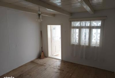 Casă cu 3 camere cu Teren 2707 Mp în Leorda - 3