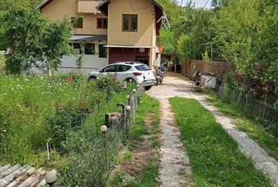 Casă cu 4 camere în Central