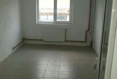 Casă cu 4 camere în Văleni - 2