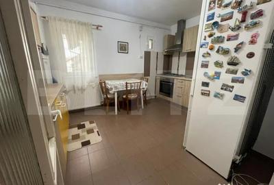 Apartament cu 3 camere decomandat în Central - 2
