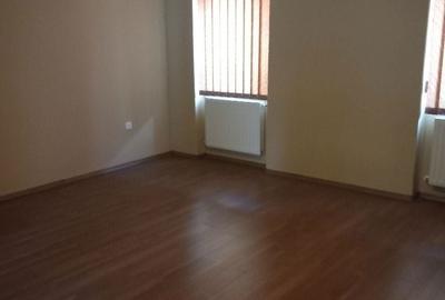 Casă cu 4 camere în Central - 12