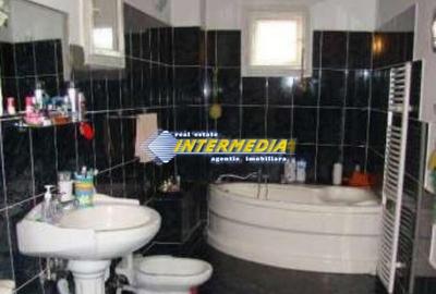 Casă individuală cu 7 camere cu Canalizare în Cetate - 5