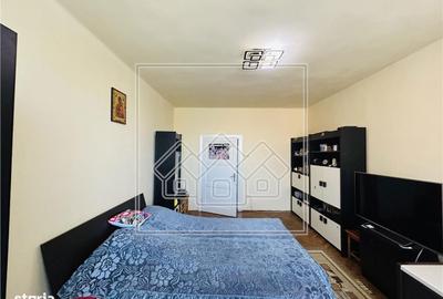 Casă cu 4 camere în Piața Cluj - 18