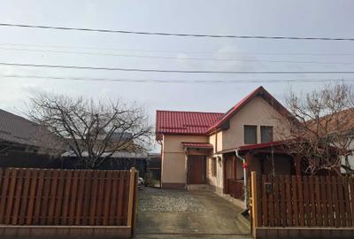 Casă cu 4 camere decomandat cu Teren 261 Mp în Copăcelu - 1