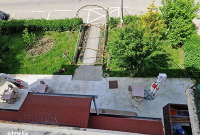Apartament cu 4 camere decomandat în Petros - 19