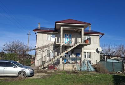 Casă individuală cu 6 camere cu Canalizare în Castelu - 11