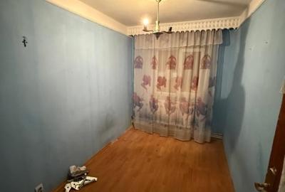 Etaj 2 - Dacia - Piata - 3 camere decomandat - liber - 4