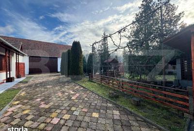 Casă cu 4 camere cu Teren 2000 Mp în Beriu - 1