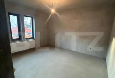 Casă cu 7 camere cu Teren 600 Mp în Micro 6 - 12