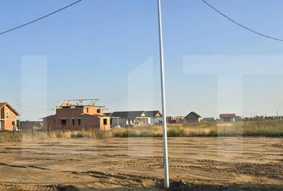 Teren de 697 mp, în Sânmihaiu Român - 2